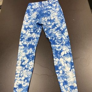 Lululemon sz 6 wunder under tights full length near new! Maybe worn once!